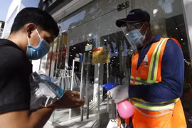 Shops in Cambodia allowed to reopen after community infection