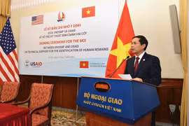 Deputy Foreign Minister Bui Thanh Son speaks at the signing ceremony of the Memorandum of Intent (MOI) on technical support for the identification of human remains between Vietnam and the US. (Photo courtesy of the USAID Vietnam)