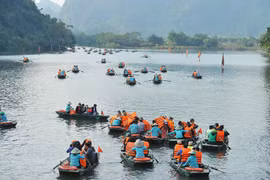Ninh Binh province closes tourist sites as virus fears mount 