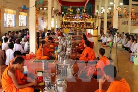 Ethnic community celebrates traditional festival at home