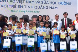 Vice State President visits kids in Quang Nam on Children’s Day