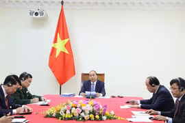 Vietnamese, Cambodian PMs hold online talks to intensify relations
