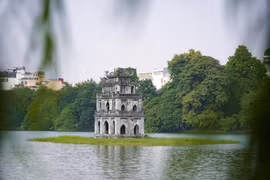 Photo exhibition marks 90th anniversary of Hanoi Party organisation