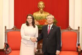 Vietnamese, Hungarian parties hope for stronger cooperation