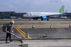 Upgrade of Noi Bai, Tan Son Nhat runways urged to be completed by year-end