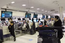 More than 340 Vietnamese citizens flown home from Australia 