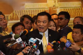 Thai Health Minister volunteers for COVID-19 vaccine test