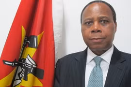 Vietnam presents friendship order to former Mozambican Ambassador