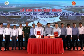 Dong Nai hands over land for Long Thanh airport to construction ministry 