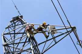 Power transmission grid should be developed: insiders