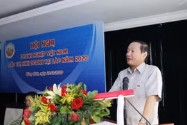 Vietnamese firms in Laos gather to propose measures against difficulties