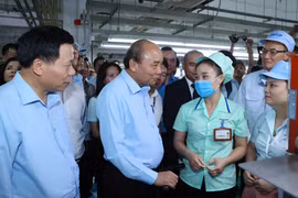 Prime Minister visits workers in Bac Ninh province