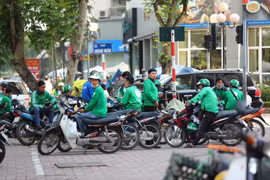 COVID-19 brings Hanoi GrabBike services to halt 