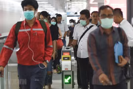 Indonesia closes land borders with Malaysia