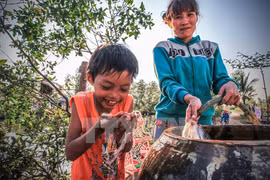Tra Vinh: Pipe installation project to give clean water to drought-hit people