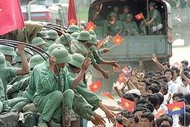 Volunteer soldiers receive deep affection from the Cambodians 