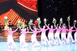 Art performance honours Vietnam-China ties