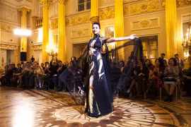  Vietnamese silk, brocade fashion show held in Russia
