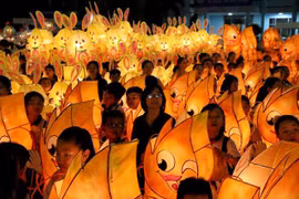 Mid-autumn lantern procession in Phan Thiet