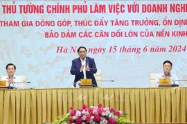 Prime Minister Pham Minh Chinh speaking at the meeting with SOEs' leaders (Photo: VNA)