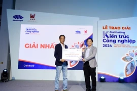 The design of the DBW Garment Factory project by Viet Engineering Value Construction Consultants JSC wins first prize at the 2024 Vietnam Industrial Architecture Award held in HCM City on September 20. (Photo courtesy of NS BlueScope Vietnam)