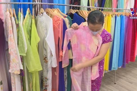 Shared joy with “Zero dong Ao dai”