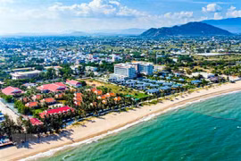 Ninh Thuan gets ready for bustling summer tourism