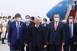 Party leader begins China visit