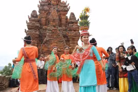 Cham people celebrate the Kate festival (Photo: VNA)