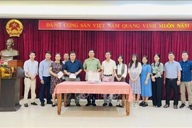 After the launching ceremony in Malaysia on September 12, the Vietnamese Embassy collects over 33 million VND (nearly 1,350 USD). (Photo: VNA)