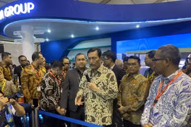 Indonesian Coordinating Minister for Maritime Affairs and Investment, Luhut Binsar Pandjaitan, explains the action plan for developing environmentally friendly aviation fuel at the Bali International Airshow. (Photo: antaranews.com) 