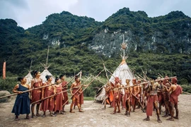 At the filming location of "Kong: Skull Island" in Ninh Binh province. (Photo: hanoimoi.vn)