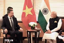 Party General Secretary and State President To Lam (left) and Indian Prime Minister Narendra Modi meets in New York on September 23. (Photo: VNA)