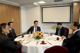 At the meeting (Photo: The gioi & Viet Nam)