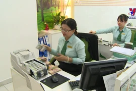 Vietnam among top 10 recipients of overseas remittances in 2023
