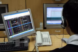 Stock market shows rosy signs 