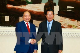 PM Nguyen Xuan Phuc sends thanks to Cambodian counterpart