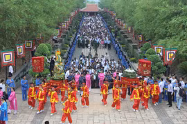 Nation’s legendary father, mother commemorated