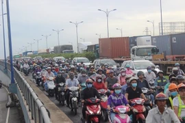 HCM City discusses smart traffic system near port