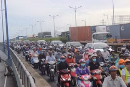 HCM City discusses smart traffic system near port