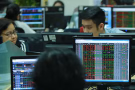 Bank stocks lift the market back up