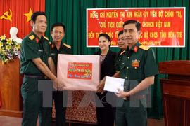 NA, State leaders pay Tet visits to disadvantaged people