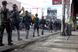  Philippines steps up raid on Islamic militants in Marawi