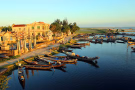 Politburo taps tourism as spearhead economic sector