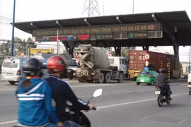Cut toll booths, road fees: transport firms