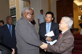 Party leader urges stronger ties with Cuba 