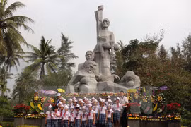 Quang Ngai commemorates Son My massacre victims