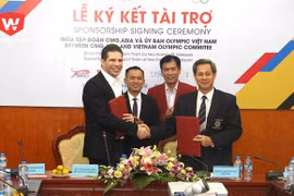 CMG.ASIA sponsors VN sport delegation at 29th SEA Games
