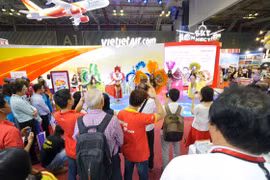 Vietjet signs deal with HCM City Tourism Dept