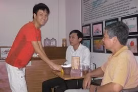 Disabled children learn life skills at Hanoi cafe